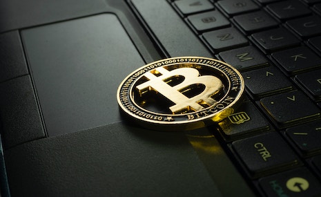 bitcoin on laptop